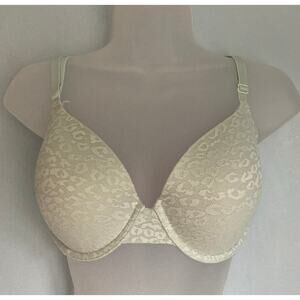 PINK Victoria's Secret Bra 34DD Lightly Lined Animal Pattern Lace